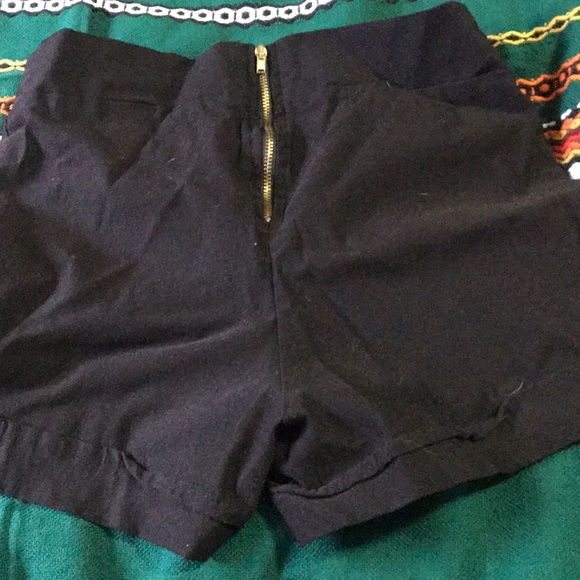 High waisted shorts - Picture 2 of 2